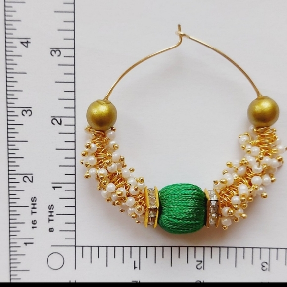 NWT hoop earrings - Picture 3 of 3